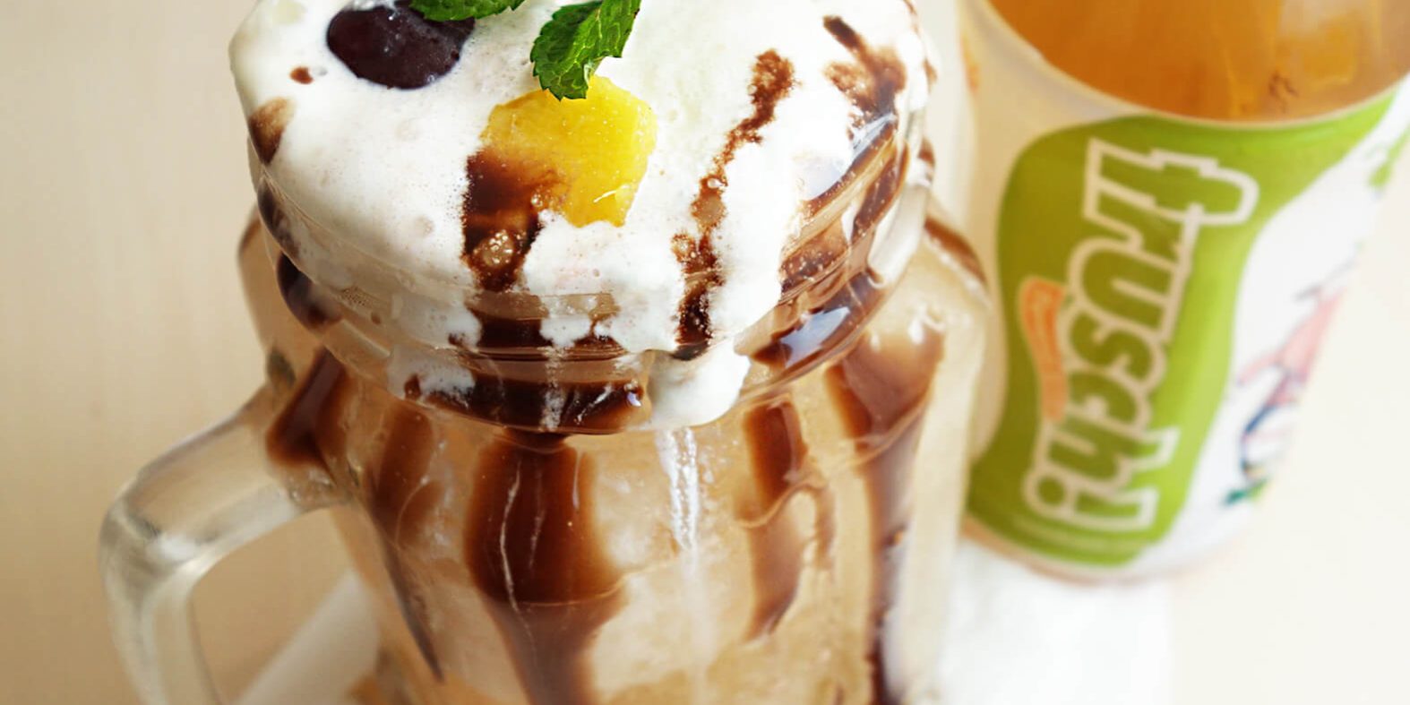 Frusch Apple Berry Float