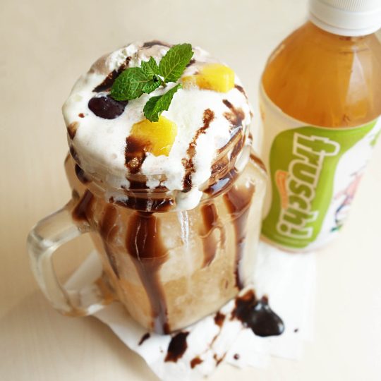 Frusch Apple Berry Float Frusch Apple Berry Float