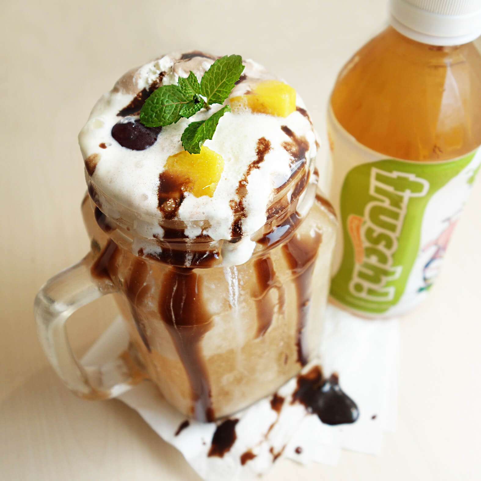 Frusch Apple Berry Float Frusch Apple Berry Float