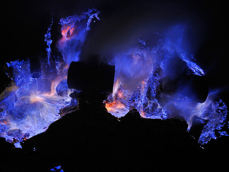 blue fire kawah ijen