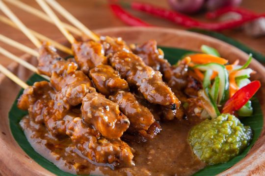 Sate-Ayam Makanan khas Indonesia