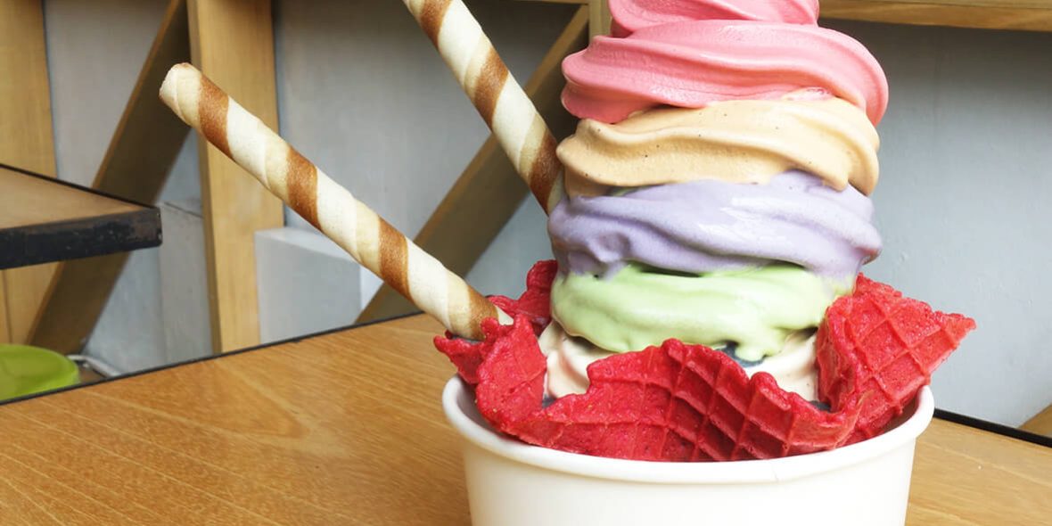 nitchi cara asyik makan es krim