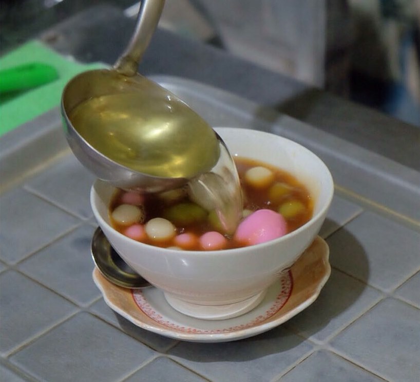 ronde alkateri tempat jajan legendaris di Bandung