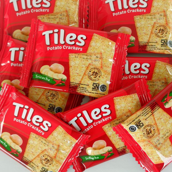 Foto produk Tiles Potato Crackers Sriracha