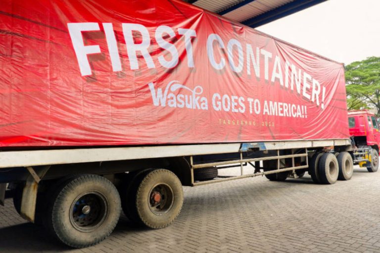 PT Jaya Swarasa Agung Tbk atau Tays Bakers (TAYS) mengirimkan kontainer pertamanya ke Amerika Serikat secara khusus untuk salah satu produknya yaitu Wasuka